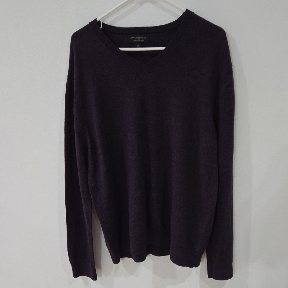 Banana Republic Sz XL Men's Dark Purple V-Neck Sweater